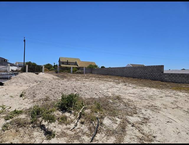 LAND FOR SALE IN BRITANNIA BAY